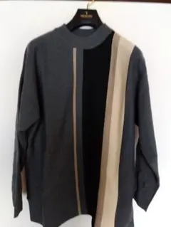 ★最終価格★NICOLEWhiteストライプデザイン ハイネックニット