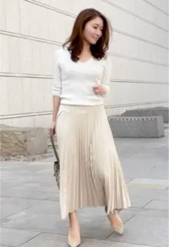 ZARA ライトベージュ プリーツスカート