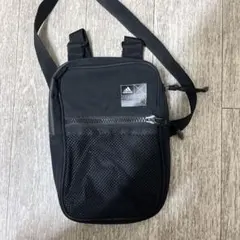 adidas ブラック ショルダーバッグ