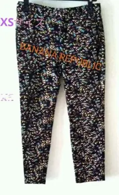 BANANA REPUBLIC 黒系 花柄 スキニーパンツのサムネイル