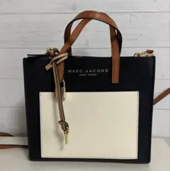 MARC JACOBS トートバッグ 黒/白のサムネイル