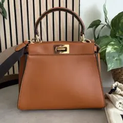 ラッピー付き FENDI フェンディ ピーカブー ミディアム ブラウン 