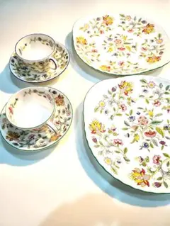 ☆MINTONハドンホール☆B＆Bプレート2枚　カップ＆ソーサー２客セット