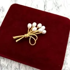 美品✨ 淡水パール　フラワーモチーフ　花束　ブローチ　ゴールド　4.5mm