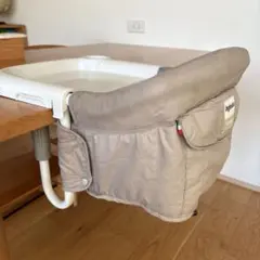 イングリッシーナ　ベージュ　テーブル付きベビーテーブルチェア　収納袋付き