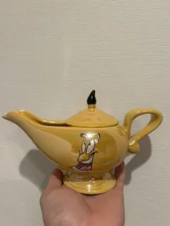 ジーニーのランプ型ティーポット
