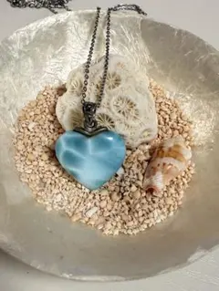 高品質ラリマー波を宿す「カリブ海の宝石」ハート型SV925ペンダントチェーン付き