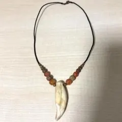 熊牙 ネックレス