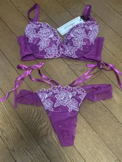 新品タグ付き✨C70 花柄刺繍 ブラジャーショーツセット