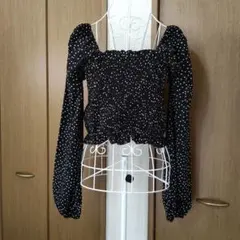 SHEIN Mサイズ ドット柄 スクエアネック パフスリーブ トップスのサムネイル