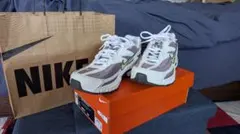 正規品 NIKE INITIATOR ホワイト/パープル/グリーン