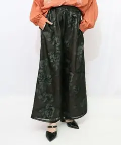 iS ScoLar 553209：花柄ゴブラン織り風 シアー生地重ねパンツ