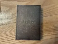 three アイシャドウパレット