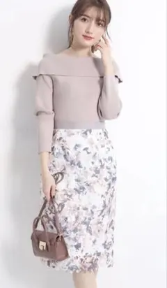 フラワープリント レース　タイトスカート ミディ丈　アプワイザーリッシェ