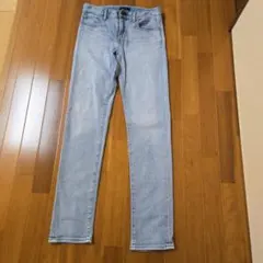 UNIQLO ライトブルースリムフィットデニム