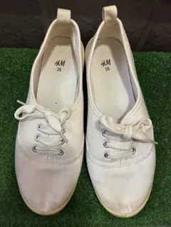 H&M ホワイト スニーカーのサムネイル