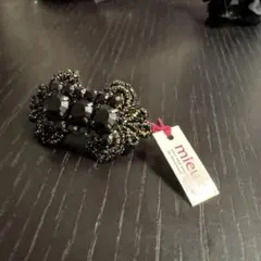 【新品】ビーズ装飾 ブラックヘアクリップ