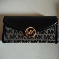 MICHAEL KORS ロゴ入り長財布 4月中のみ販売、週末限定値下げします。
