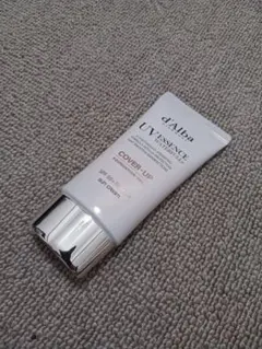 ダルバ　下地　d'Alba トーンアップ・カバーアップ　ベージュ