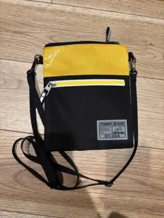 Item thumbnail for item b54eb772-8fe3-4c91-8b76-71a15580c362