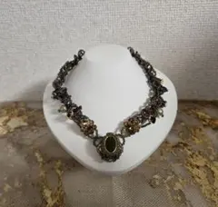 スワロ×ドイツ製パーツ・カーキ・フルーティー・チョーカー・1点物