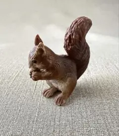 schleich シュライヒ　リスフィギュア　動物フィギュア