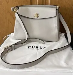 変更！FURLA グレー ショルダーバッグ レザー製
