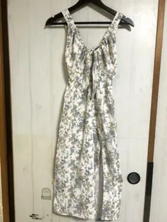 Abercrombie & Fitch ホワイト　花柄　キャミワンピース XXSのサムネイル