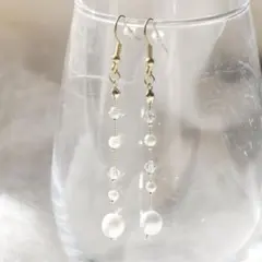 ロング ピアス パール ビーズ 白 揺れる イヤリング