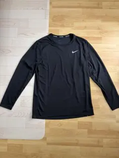 Nike DRI-FIT ブラック 長袖ランニングシャツ メンズSサイズ