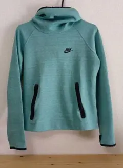 ナイキパーカー