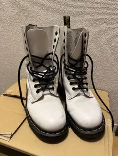 2025年最新】ドクターマーチン 10ホール ホワイトの人気アイテム