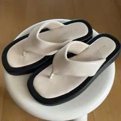 美品★BAYFLOW ボリュームトングサンダルのサムネイル
