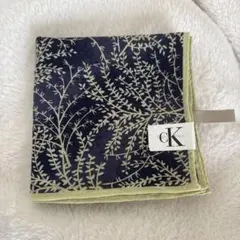 Calvin Klein 植物柄ハンカチのサムネイル