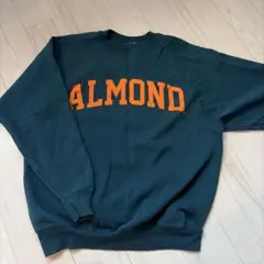 ALMOND ロゴ クルーネック スウェット ダークグリーン