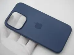 Apple iPhone15Pro用純正カバー ネイビー色