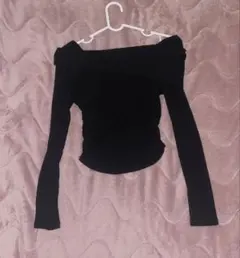 DARPHIN ブラック オフショルダー長袖トップス。韓国系