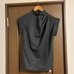 新品未使用　ak+1 BEAMS タックツイルブラウス　 チャコールグレー