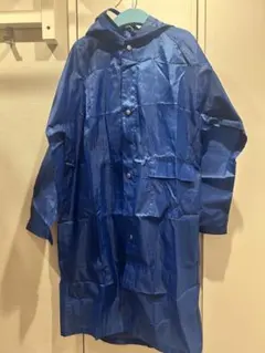 キッズナイロン製フード付きレインコート サイズ140 青