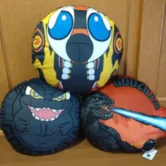 ゴジラ　GODZILLA　クッション　セット　しまむら　モスラ 新品】ゴジラ GODZILLA モスラ クッション 3個セット しまむら