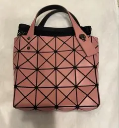 BAO BAO ISSEY MIYAKE ルーセントボクシー アイテムのご紹介「LUCENT BOXY」 – isseymiyake.com