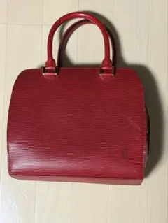 ら*む様 Louis Vuitton エピレザー 赤 ハンドバッグ