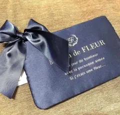 （値下げ中）Maison de FLEUR ネイビーポーチ《新品未使用タグ付き》のサムネイル