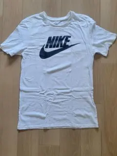Nike ホワイト Tシャツ Sサイズ　ロゴTシャツ