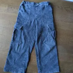 グレー カーゴパンツ ハート刺繍付き