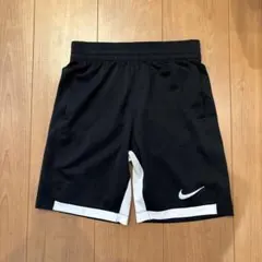 Nike ハーフパンツ 黒/白