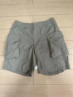 UNIQLO カーゴショートパンツ　ベージュ