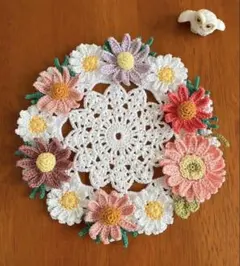 ハンドメイド♥️レース編み ✻ ✼ ✽花々の華やかなドイリー ✿ ❀