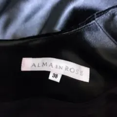 ALMA EN ROSEのブラックワンピースのサムネイル