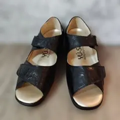 【極美品】YÚ-SHÚ INTERNATIONAL 本革コンフォートサンダル23のサムネイル